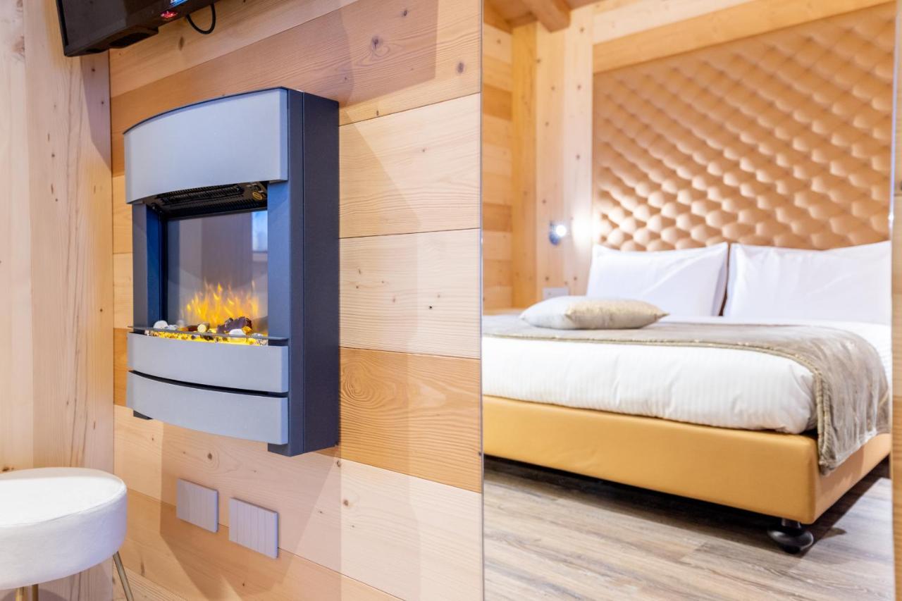 Chalet Imbosc'Che - 5 Beautiful Rooms In Charming B&B Livigno Exterior photo