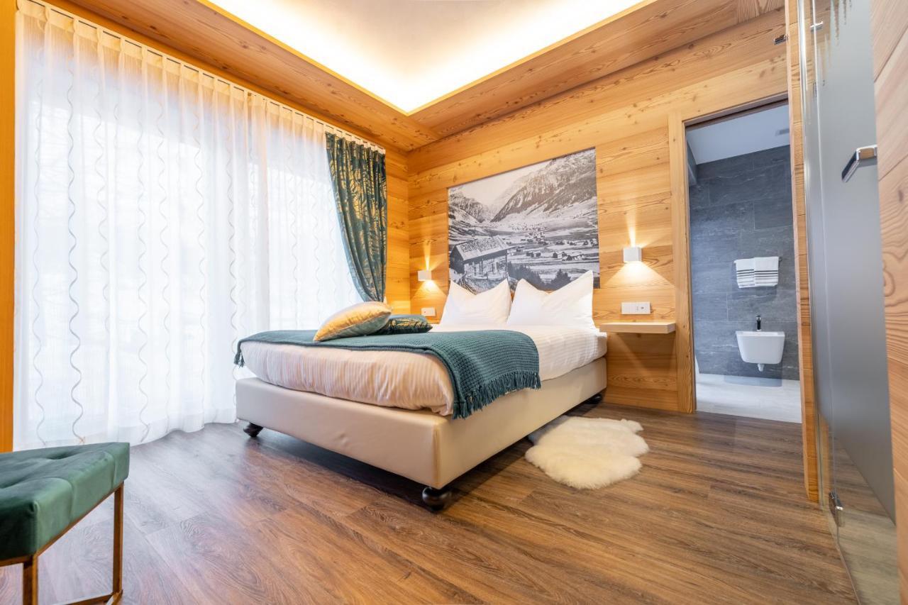 Chalet Imbosc'Che - 5 Beautiful Rooms In Charming B&B Livigno Exterior photo