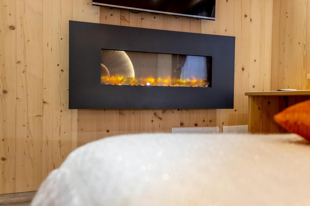 Chalet Imbosc'Che - 5 Beautiful Rooms In Charming B&B Livigno Exterior photo
